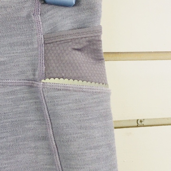 Womens 6 Lululemon Ride On Leggings Gray Capri Slub Knit Button Cuff‎ Reflective - Picture 5 of 11